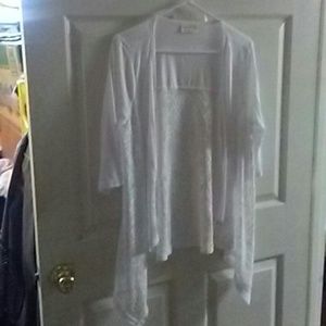 White short sleeve top